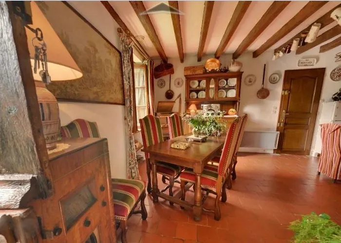 De La Galaisiere 度假居 Préaux