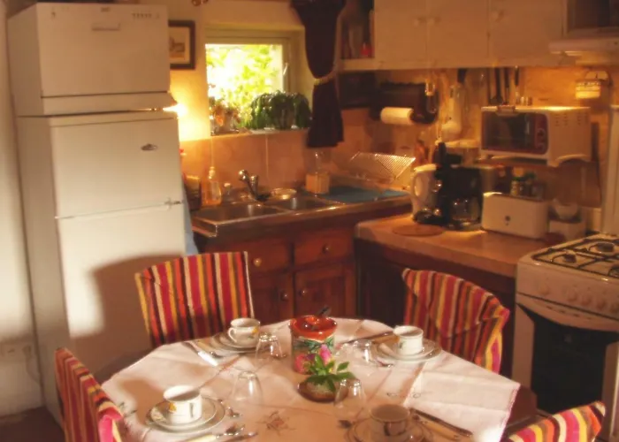 De La Galaisiere 度假居 Préaux