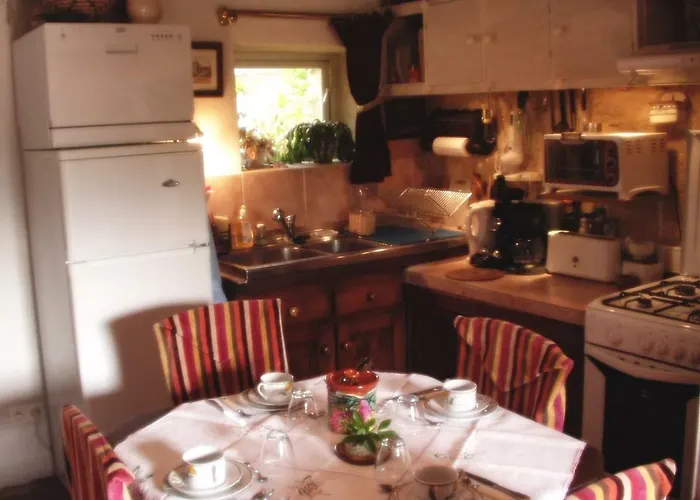 De La Galaisiere 度假居 Préaux